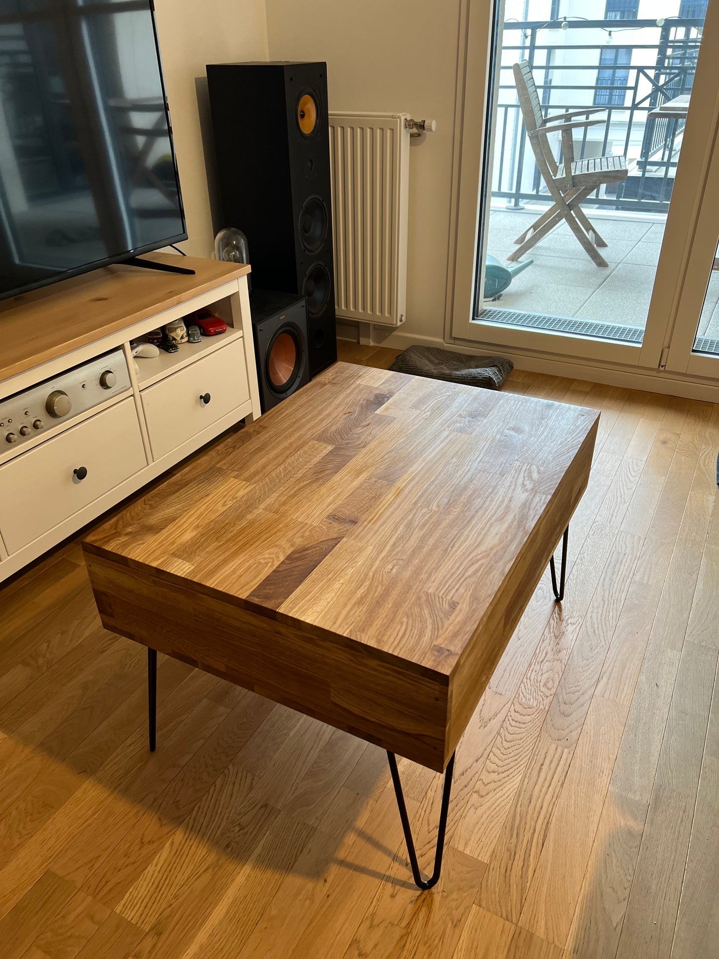Table Basse relevable en bois de chêne massif. Pied épingle