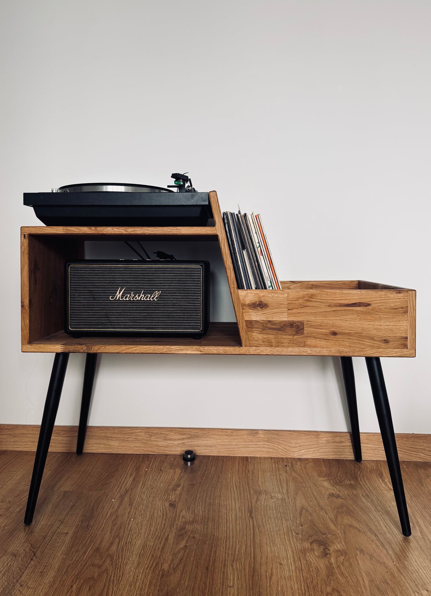 Meuble à vinyle "L'original Etendu", avec emplacement enceinte type Marshall