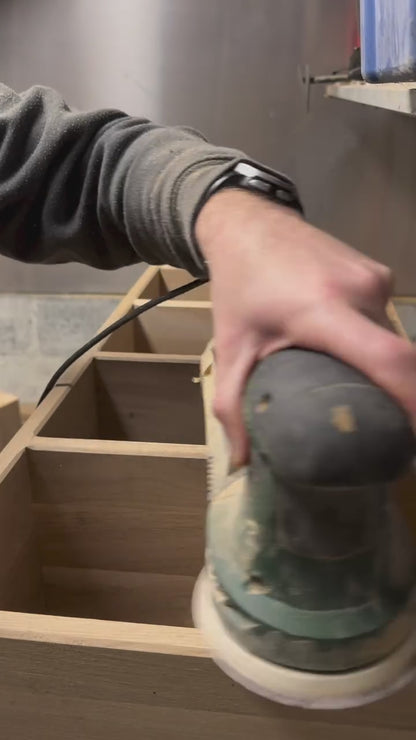 Meuble à casiers vinyle en chêne « L’audioStack »