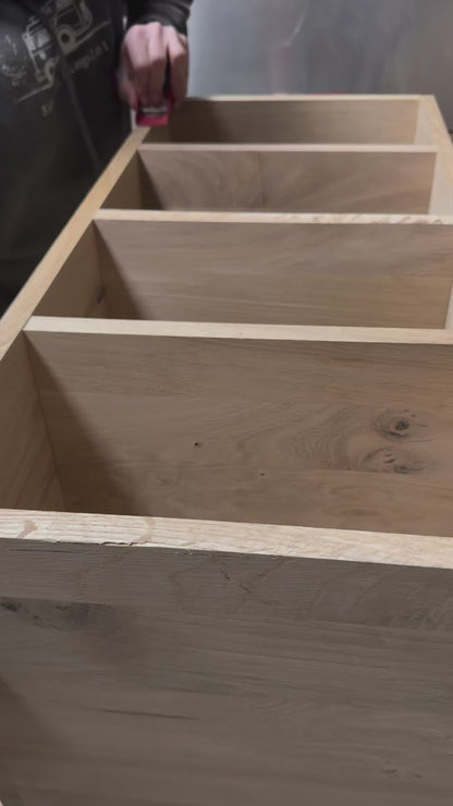 Meuble à casiers vinyle en chêne « L’audioStack »