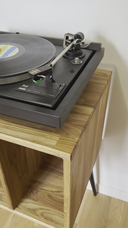 Meuble à casiers vinyle en chêne « L’audioStack »