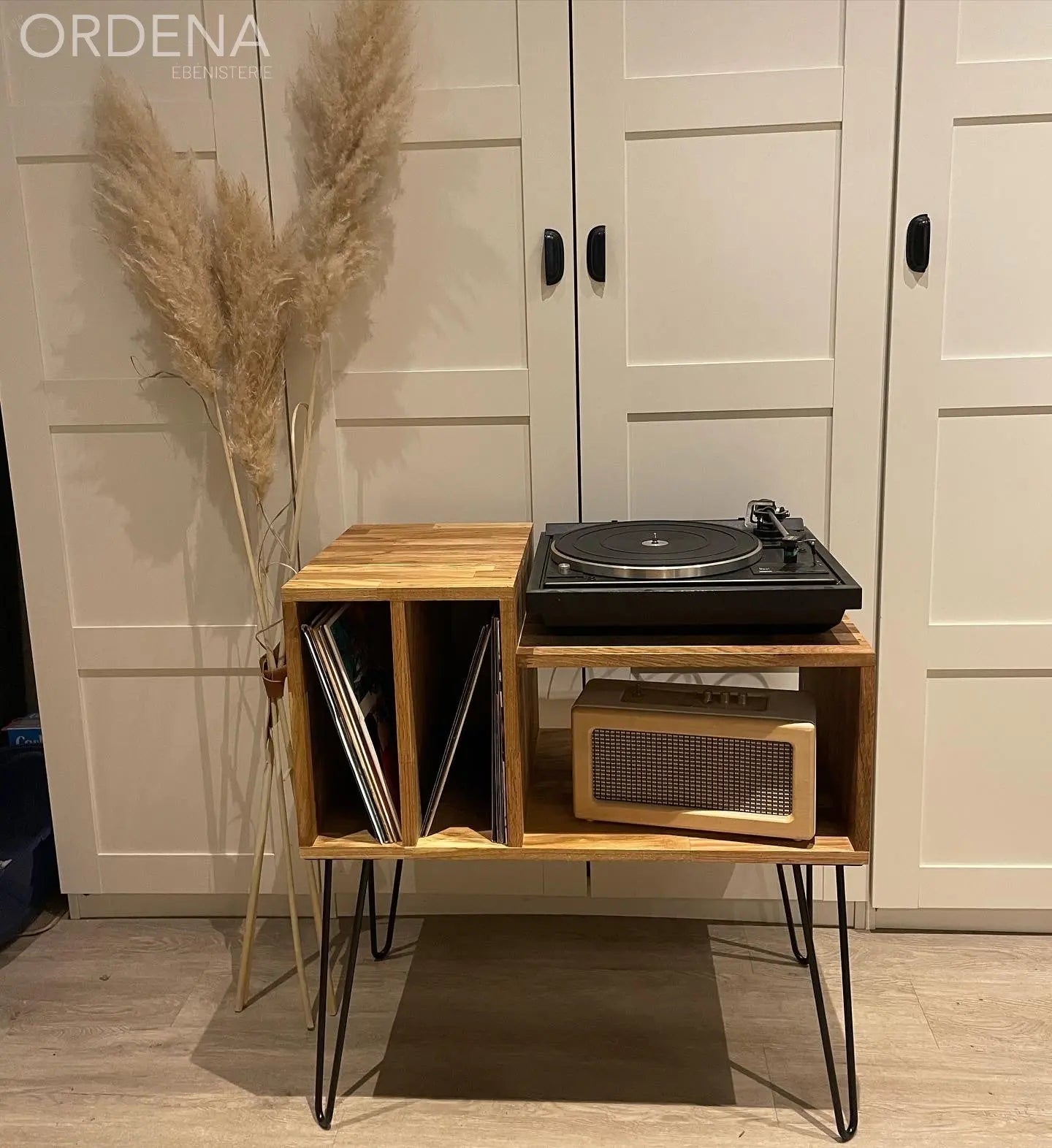 Meuble pour platine vinyle chêne « L’élégant » L'atelier du meuble scandinave